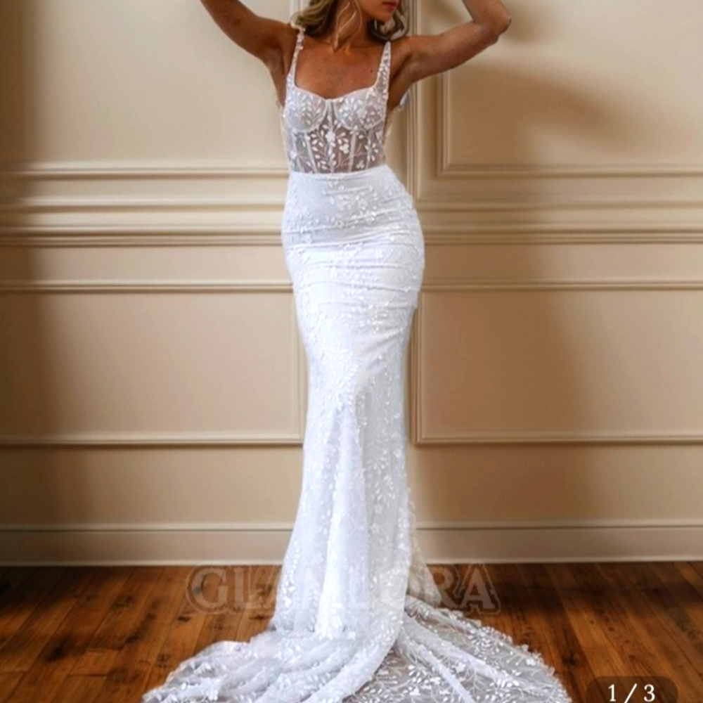 Glamlora Ivory Sleeveless  Floral Everlasting Gown for Bride